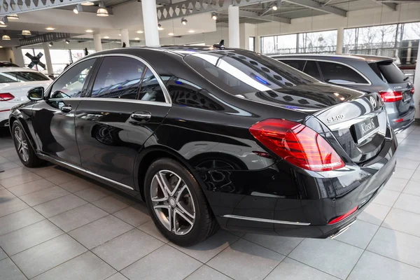 Gdansk Polonia Febbraio 2018 Limousine Mercedes Classe Nello Showroom Danzica — Foto Stock