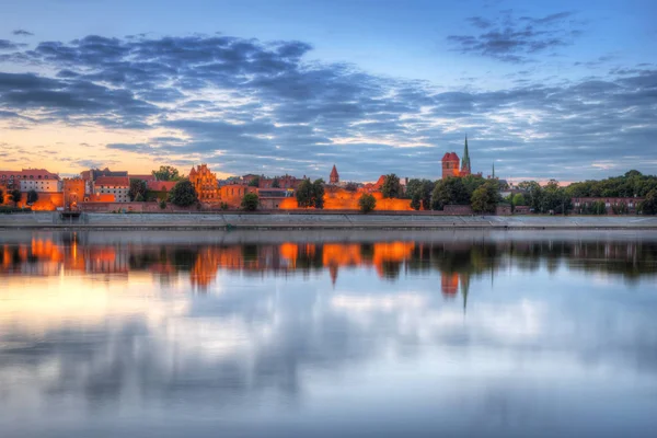 Staré Město Toruň Přes Řeku Vislu Při Západu Slunce Polsko — Stock fotografie