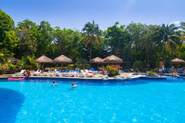 Playa Del Carmen, Meksika - 14 Temmuz 2011: Lüks Yüzme toplayan