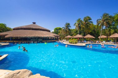 Playa Del Carmen, Meksika - 14 Temmuz 2011: Lüks Yüzme toplayan