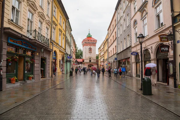 克拉科夫 2013年6月28日 波兰克拉科夫老城的主要广场 克拉科夫是波兰第二大 也是最古老的城市之一 — 图库照片