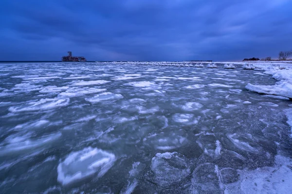 Fryst Kusten Östersjön Gdynia Skymningen Polen — Stockfoto