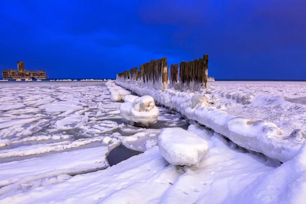 Zmrazené Pobřeží Baltského Moře Gdyni Soumraku Polsko — Stock fotografie