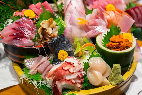 Piatto Giapponese Sashimi Con Frutti Mare Crudi — Foto Stock