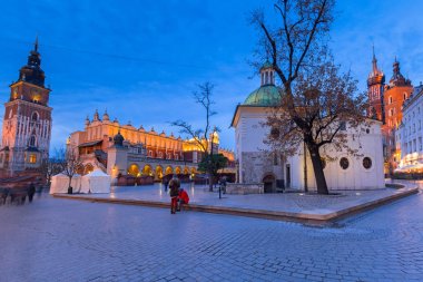 Ana kare, gece, Polonya Krakow Cloth Hall