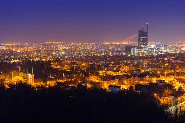 Oliwa 格但斯克的城市夜景从山 — 图库照片