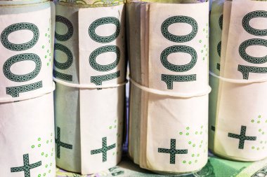 Yüz Zlotisi banknotlar, rulo