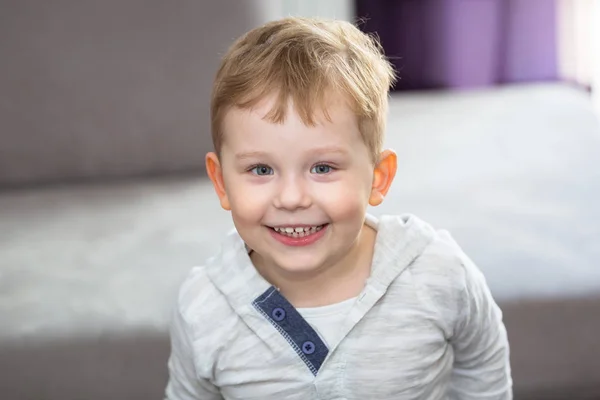 Щасливий Трирічний Хлопчик Вдома — стокове фото