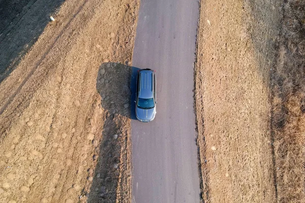 Luftaufnahme Von Auto Das Auf Der Straße Fährt — Stockfoto