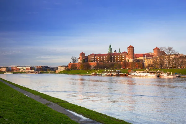Βασιλικό Κάστρο Wawel Στην Κρακοβία Στον Ποταμό Βιστούλα Πολωνία — Φωτογραφία Αρχείου