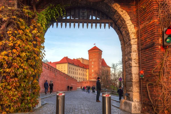 Kraków Polska Listopada 2017 Brama Zamku Królewskiego Wawel Krakowie Zachodzie — Zdjęcie stockowe