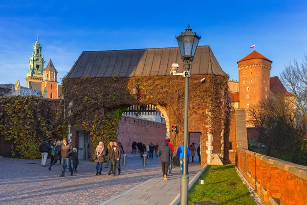 Krakkó Lengyelország 2017 November Kapu Királyi Wawel Kastély Krakkóban Naplemente — Stock Fotó