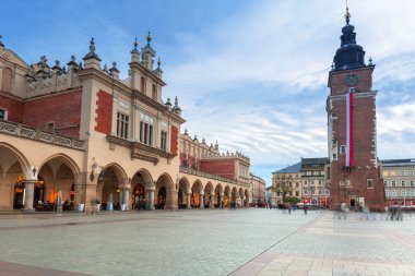 Krakow, Polonya - 12 Kasım 2017: Krakow Kuaför Salonu 'nun mimarisi, Polonya. Krakow Polonya 'nın ikinci büyük ve en eski şehirlerinden biridir..