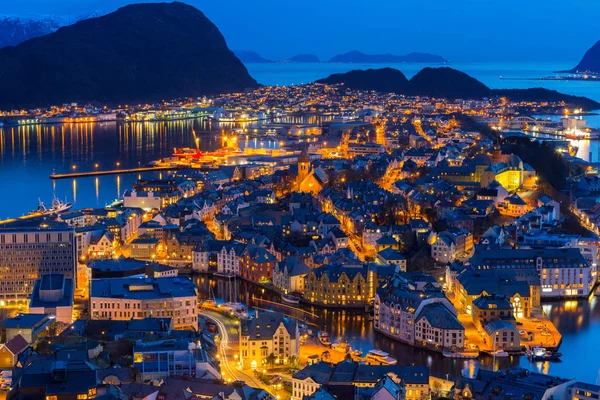 Gyönyörű Alesund Városban Éjjel Norvégia — Stock Fotó