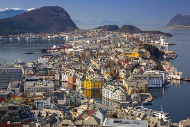 Güneşli bir gün, Norveç güzel Alesund şehir