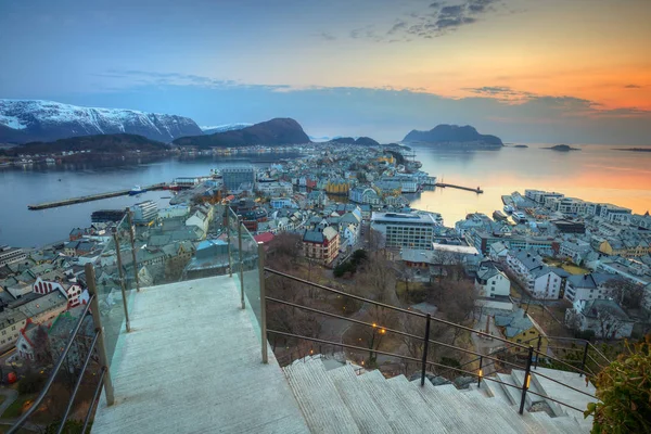 Schöne Alesund Stadt Norwegen Bei Untergang — Stockfoto