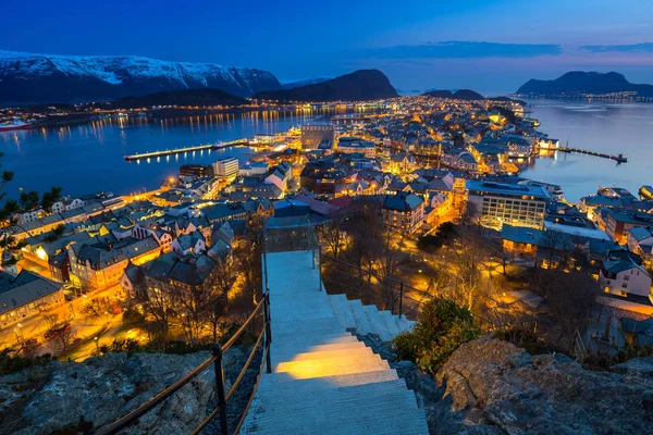 Schöne Alesund Stadt Bei Nacht Norwegen — Stockfoto