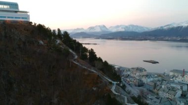 Norveç güzel Alesund şehir şafak