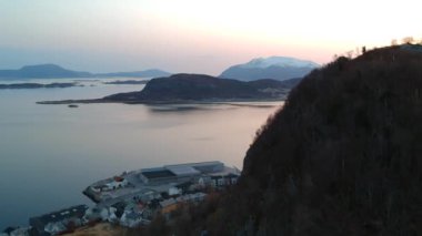 Norveç güzel Alesund şehir şafak