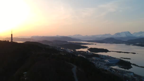 Όμορφη Πόλη Άλεσουντ Στη Νορβηγία Την Αυγή — Αρχείο Βίντεο