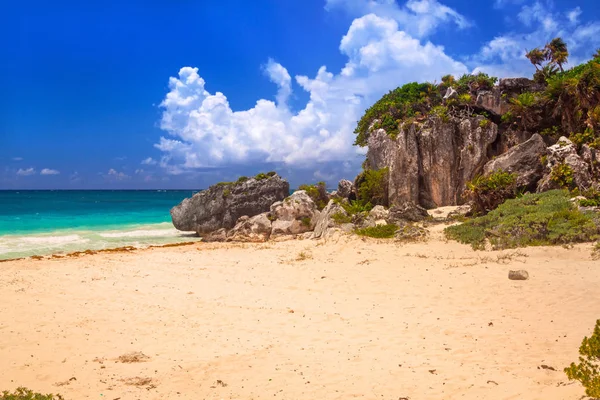 Spiaggia Caraibica Sulla Scogliera Tulum Messico — Foto Stock