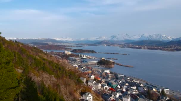 挪威海岸线上美丽的奥勒松镇 — 图库视频影像