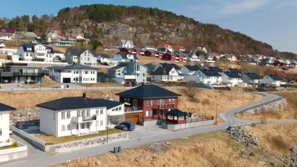 Mooie Straat Met Vakantie Huizen Fjorden Noorwegen — Stockvideo