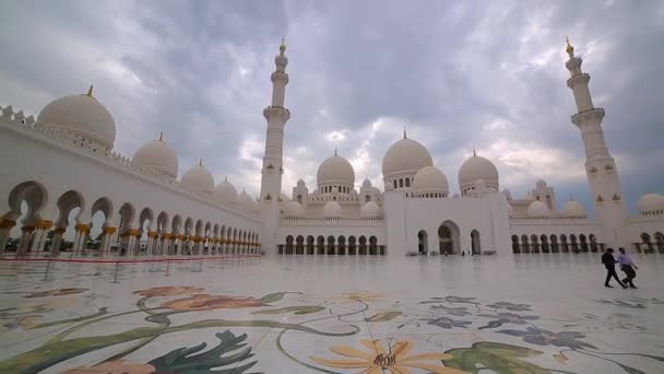アブダビ アラブ首長国連邦 2014 シェイク ザイード グランド モスクのアブダビ アラブ首長国連邦の アブダビのグランドモスクは 000 — ストック動画