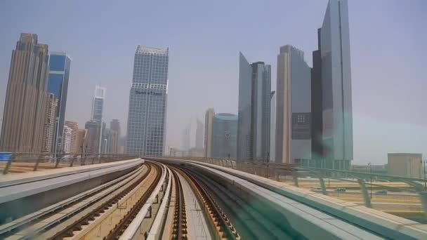 Dubai Verenigde Arabische Emiraten Maart 2014 Metrolijn Dubai Verenigde Arabische — Stockvideo