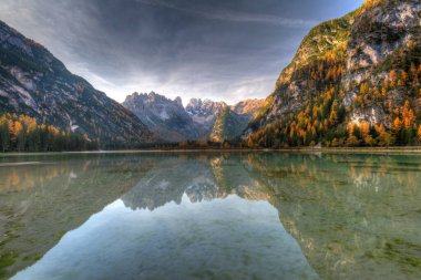 Monte Cristallo Dağları, Dolomitlerin sonbahar manzarası, Güney Tyrol. İtalya