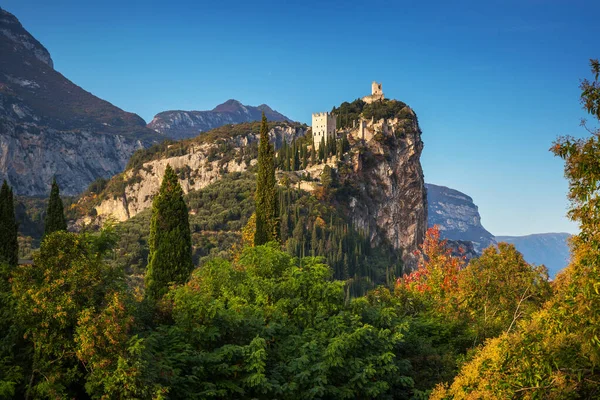 Fantastiska Ruiner Arco Slott Klippan Norra Italien — Stockfoto