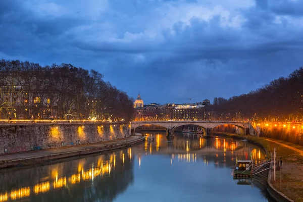 Róma Olaszország 2019 Január Róma Építészete Tiber Folyó Felett Alkonyatkor — Stock Fotó