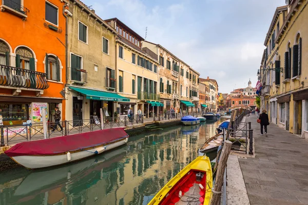 Venice Italy October 2019 Canals Venice City Boats Traditional Colorful — Stock Photo, Image