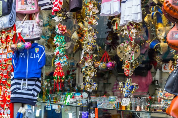 Венеция Италия Октября 2019 Года Красочные Сувениры Витрине Сувенирного Магазина — стоковое фото