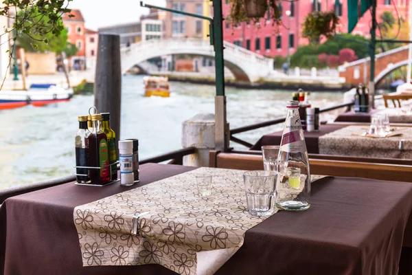 Venice Italy October 2019 Empty Restaurant Table Canals Venice City — Stock Photo, Image