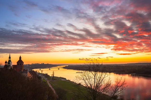 Increíble Puesta Sol Sobre Ciudad Grudziadz Río Vístula Polonia — Foto de Stock