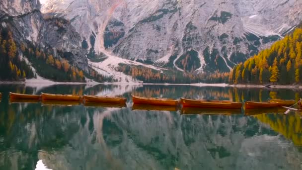 Boats Lago Braies Lake Dolomites Sunrise Italy — Stock Video