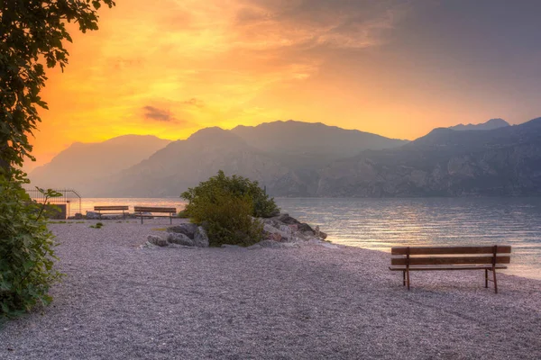 Bela Costa Lago Garda Pôr Sol Norte Itália — Fotografia de Stock