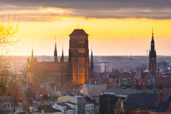 Krásná Panoramatická Krajina Gdaňska Bazilikou Marie Radnicí Při Východu Slunce — Stock fotografie