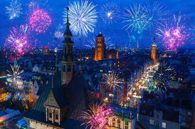 Polonya 'nın eski Gdansk kasabasında Noel panayırı