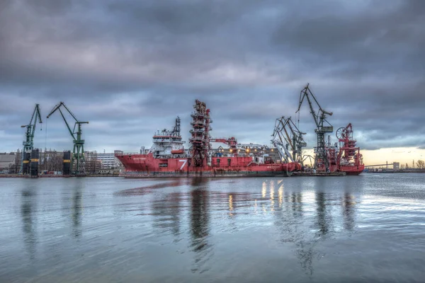 Danzig Polen Dezember 2019 Werftkulisse Danzig Mit Industriekränen Morgengrauen Polen — Stockfoto