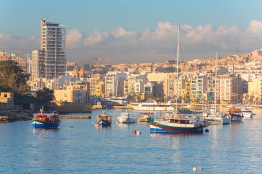 Sliema, Malta 'da geleneksel balıkçı tekneleri