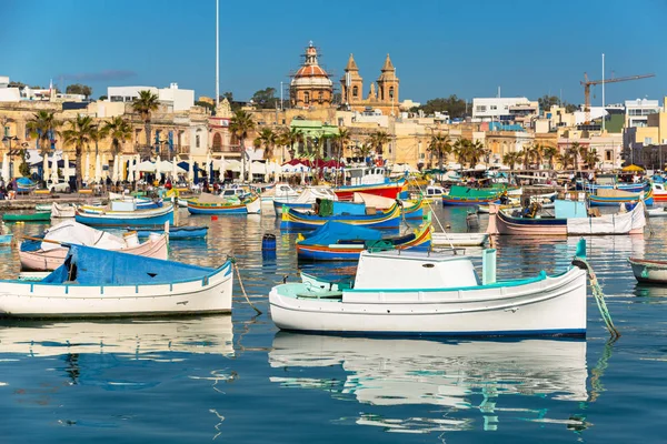 Tradiční Rybářské Lodě Středomořské Vesnici Marsaxlokk Malta — Stock fotografie