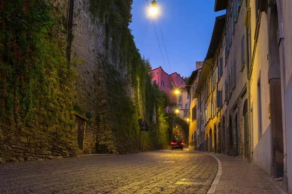 Prachtige Architectuur Van Oude Binnenstad Van Bergamo Bij Dageraad Italië — Stockfoto