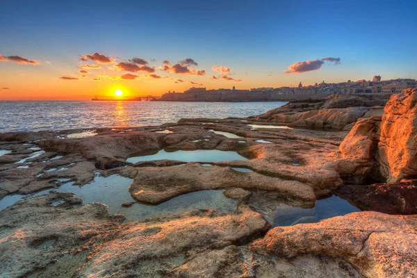 Costa Rocciosa Malta Bella Architettura Della Città Valletta All Alba — Foto Stock