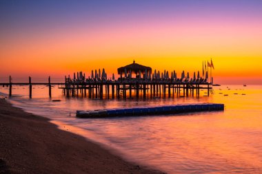 Türk Rivierası sahilinde güzel gün doğumu, Tekirova