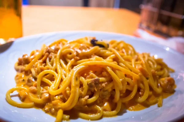 Pasta Espagueti Con Salsa Salmón Mariscos — Foto de Stock