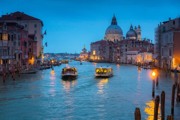 Grande Canal Cidade Veneza Com Bela Arquitetura Entardecer Itália — Fotografia de Stock