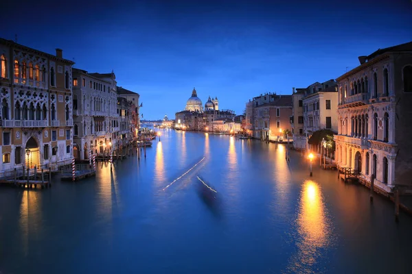 Großer Kanal Der Stadt Venedig Mit Schöner Architektur Der Abenddämmerung — Stockfoto
