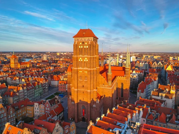 Légi Kilátás Szent Mária Bazilika Gdansk Naplementekor Lengyelország — Stock Fotó